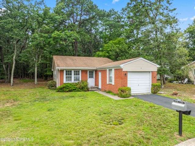 2 Mayflower Place, Whiting, NJ 08759