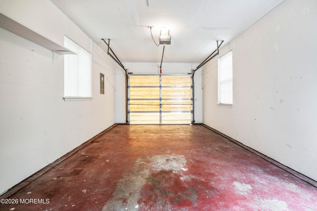 2 Mayflower Place, Whiting, NJ 08759