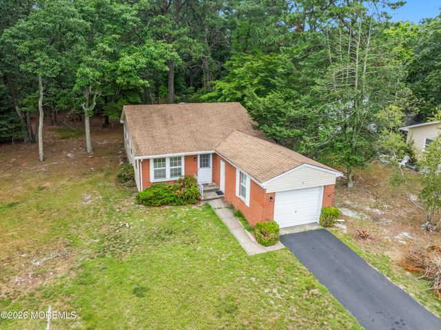 2 Mayflower Place, Whiting, NJ 08759