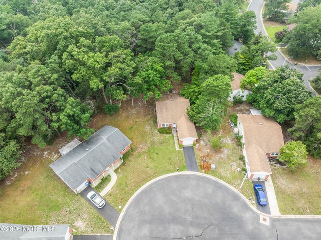 2 Mayflower Place, Whiting, NJ 08759