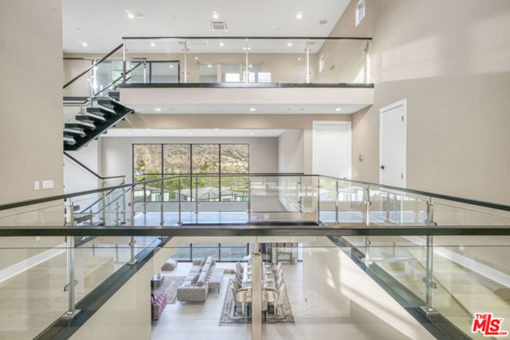 11848 N Hillsborough Lane, Porter Ranch (los Angeles), CA 91326