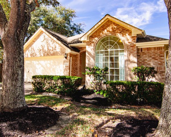 18018 Oakmoss Hill Court, Richmond, TX 77407