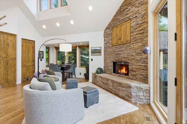 4138 S MOUNT OLYMPUS WAY, Millcreek, UT 84124
