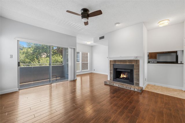 700 S 1st ST 202, Austin, TX 78704