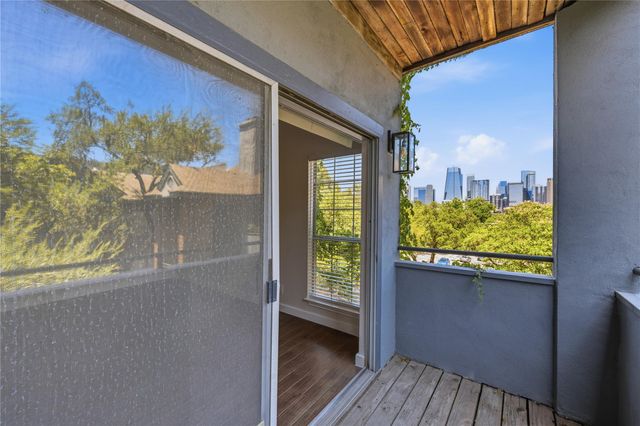 700 S 1st ST 202, Austin, TX 78704