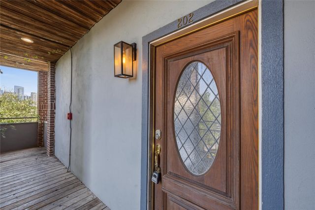 700 S 1st ST 202, Austin, TX 78704