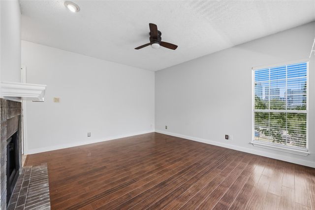 700 S 1st ST 202, Austin, TX 78704