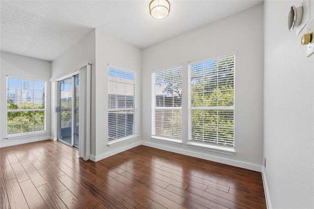 700 S 1st ST 202, Austin, TX 78704