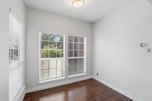 700 S 1st ST 202, Austin, TX 78704