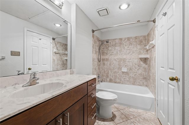 700 S 1st ST 202, Austin, TX 78704