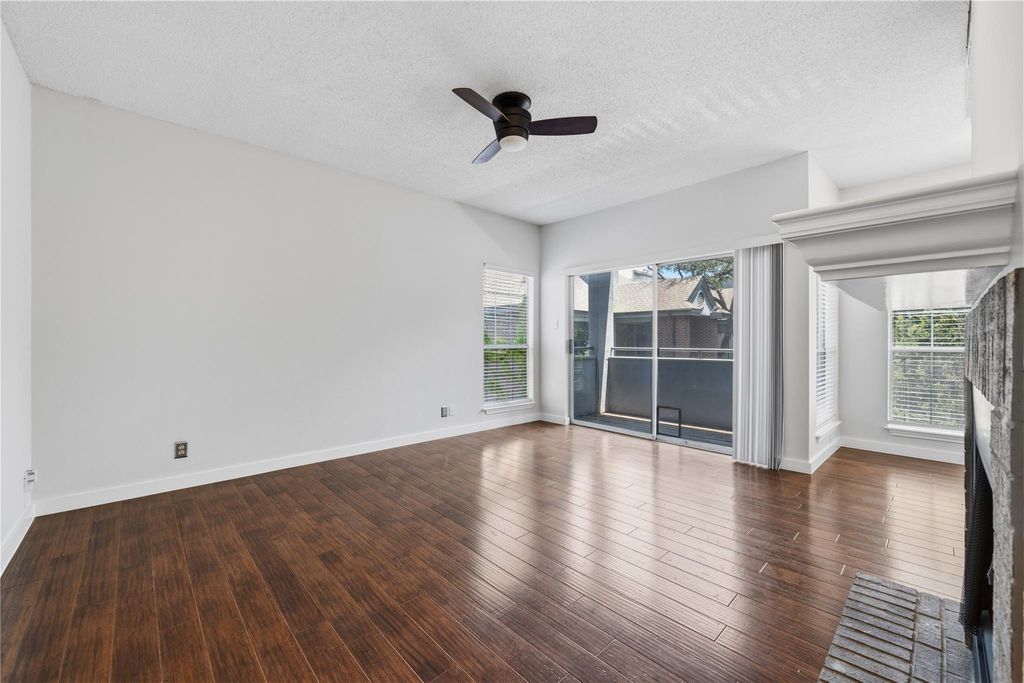 700 S 1st ST 202, Austin, TX 78704
