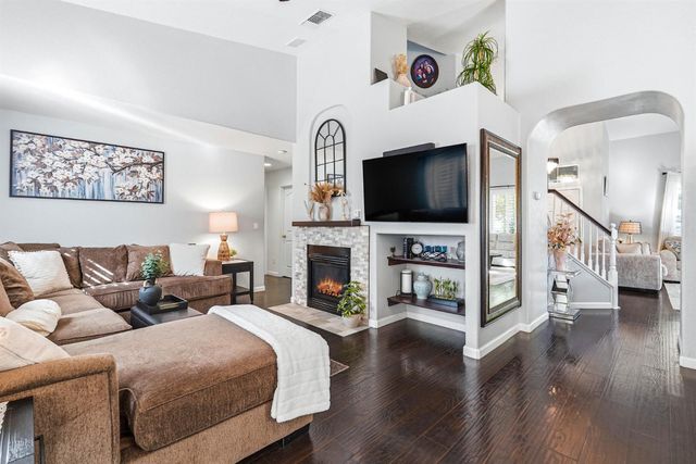 9804 Orino Ct, Elk Grove, CA 95757