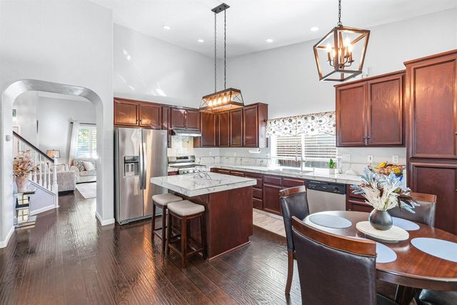9804 Orino Ct, Elk Grove, CA 95757