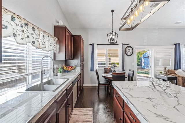 9804 Orino Ct, Elk Grove, CA 95757