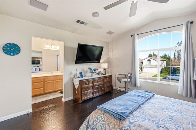 9804 Orino Ct, Elk Grove, CA 95757