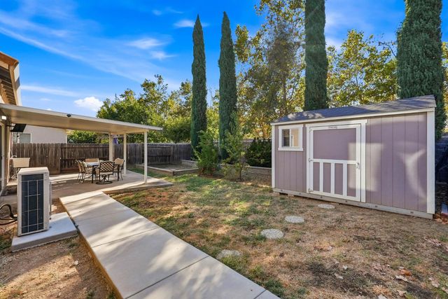 9804 Orino Ct, Elk Grove, CA 95757