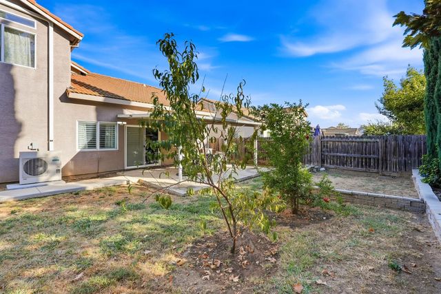 9804 Orino Ct, Elk Grove, CA 95757