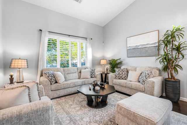 9804 Orino Ct, Elk Grove, CA 95757