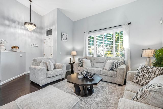 9804 Orino Ct, Elk Grove, CA 95757