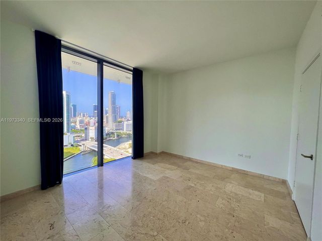 88 SW 7th St 2012, Miami, FL 33130