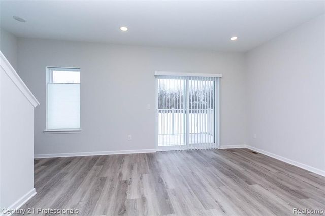 4825 Parkside Lane, Troy, MI 48085