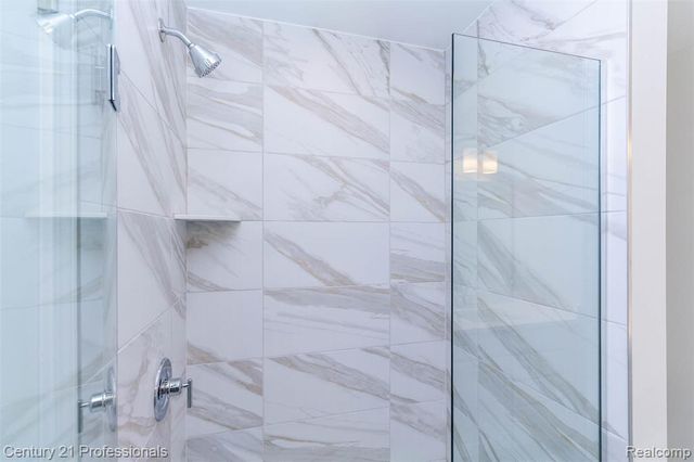 4825 Parkside Lane, Troy, MI 48085