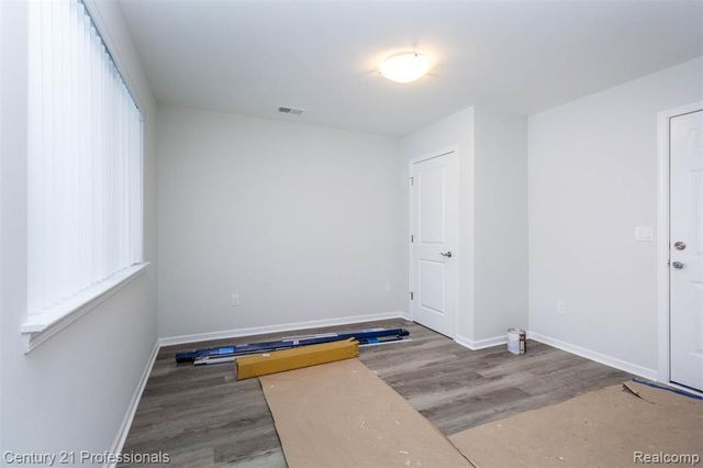 4825 Parkside Lane, Troy, MI 48085