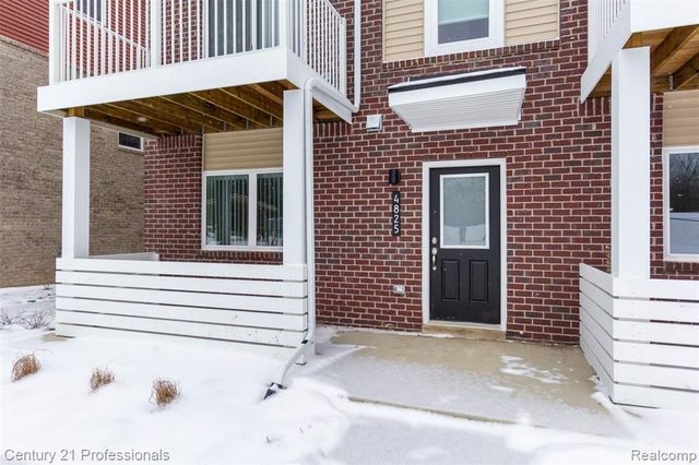 4825 Parkside Lane, Troy, MI 48085