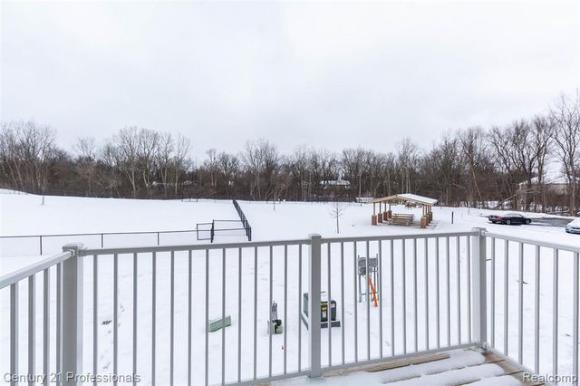 4825 Parkside Lane, Troy, MI 48085