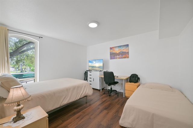 4627 Wild Indigo Street 603, Houston, TX 77027