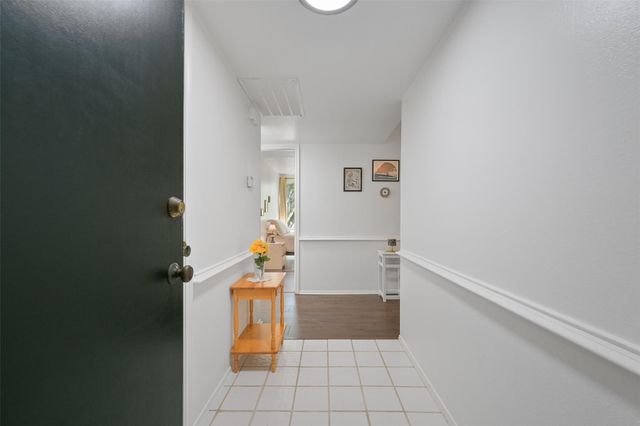 4627 Wild Indigo Street 603, Houston, TX 77027