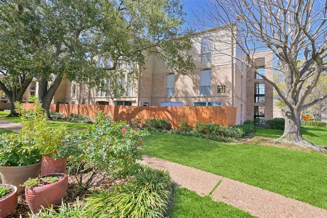 4627 Wild Indigo Street 603, Houston, TX 77027