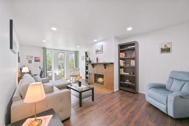 4627 Wild Indigo Street 603, Houston, TX 77027