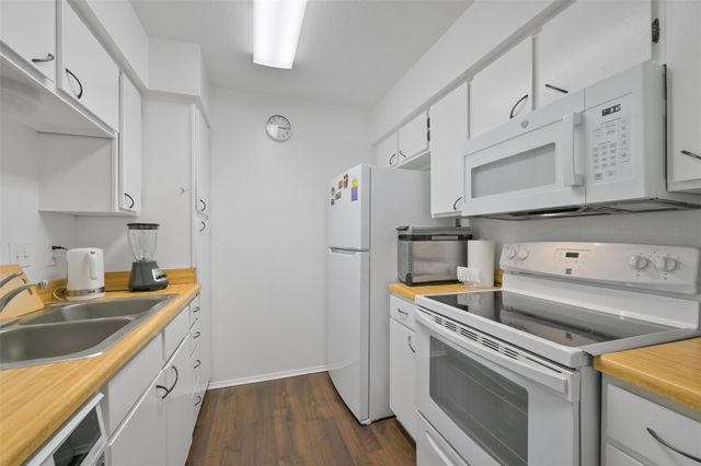 4627 Wild Indigo Street 603, Houston, TX 77027