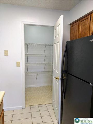 1825 Falcon Drive, Bethlehem City, PA 18017