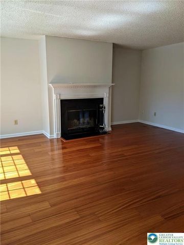 1825 Falcon Drive, Bethlehem City, PA 18017