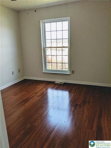 1825 Falcon Drive, Bethlehem City, PA 18017