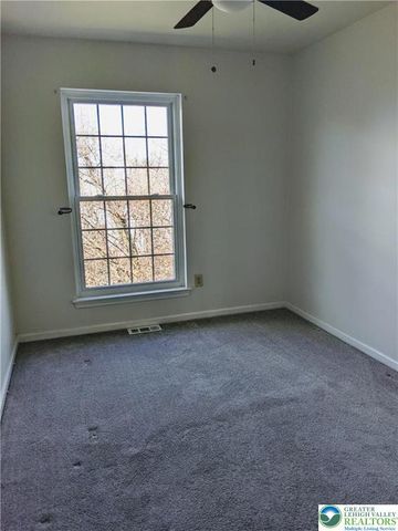 1825 Falcon Drive, Bethlehem City, PA 18017