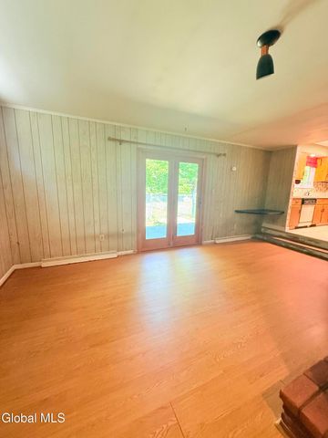 8 Sherwood Drive, Queensbury, NY 12804