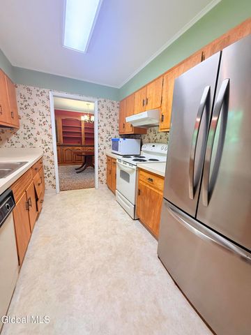 8 Sherwood Drive, Queensbury, NY 12804
