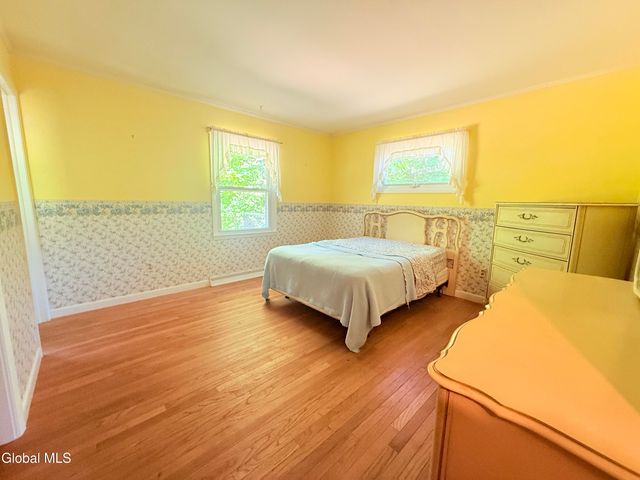 8 Sherwood Drive, Queensbury, NY 12804
