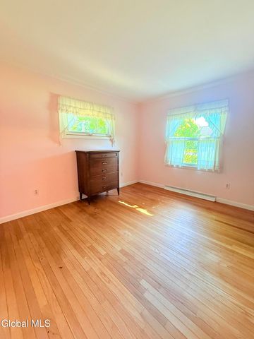 8 Sherwood Drive, Queensbury, NY 12804