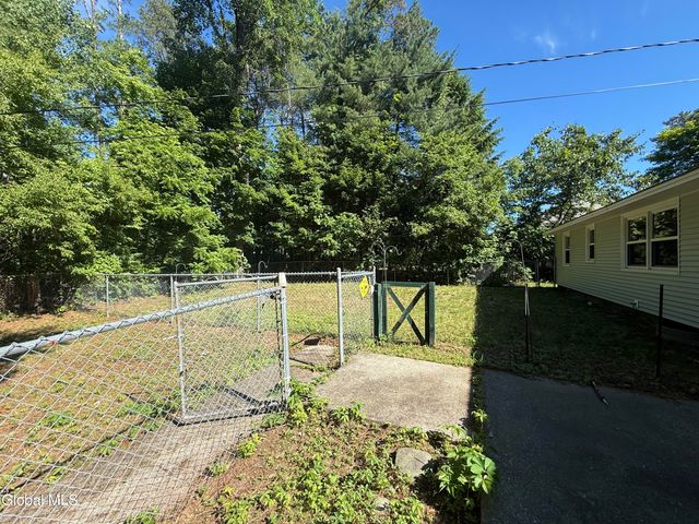 8 Sherwood Drive, Queensbury, NY 12804