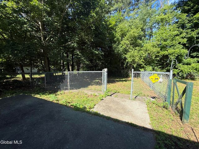 8 Sherwood Drive, Queensbury, NY 12804