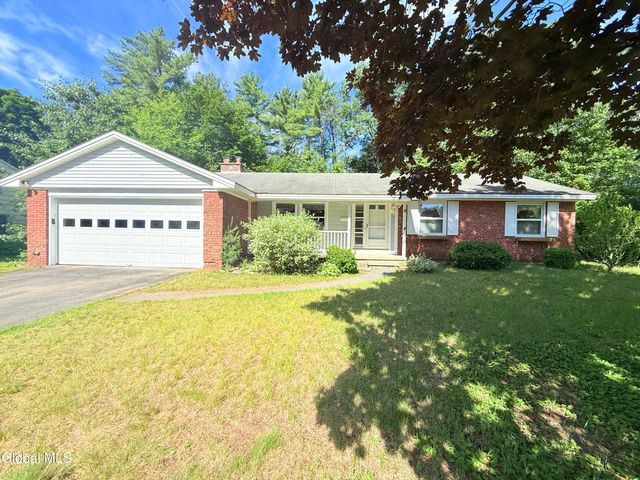 8 Sherwood Drive, Queensbury, NY 12804