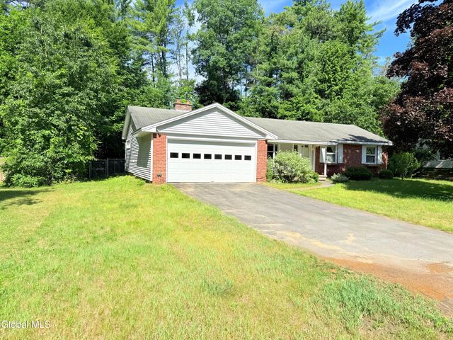 8 Sherwood Drive, Queensbury, NY 12804