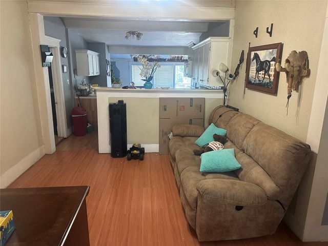 5802 Hudson, Dallas, TX 75206