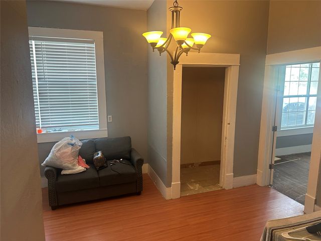 5802 Hudson, Dallas, TX 75206