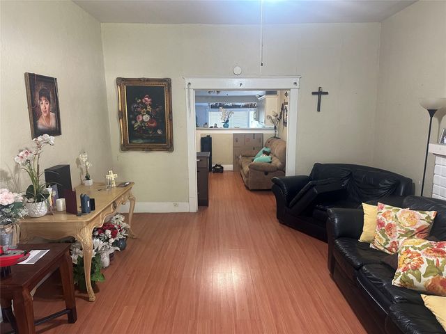 5802 Hudson, Dallas, TX 75206