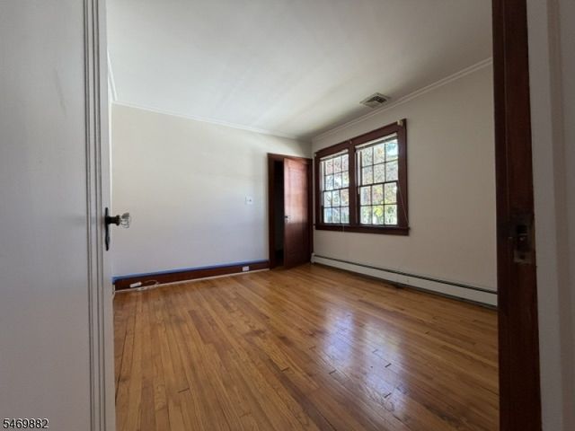 92 Chamberlain Pl, Midland Park Boro, NJ 07432